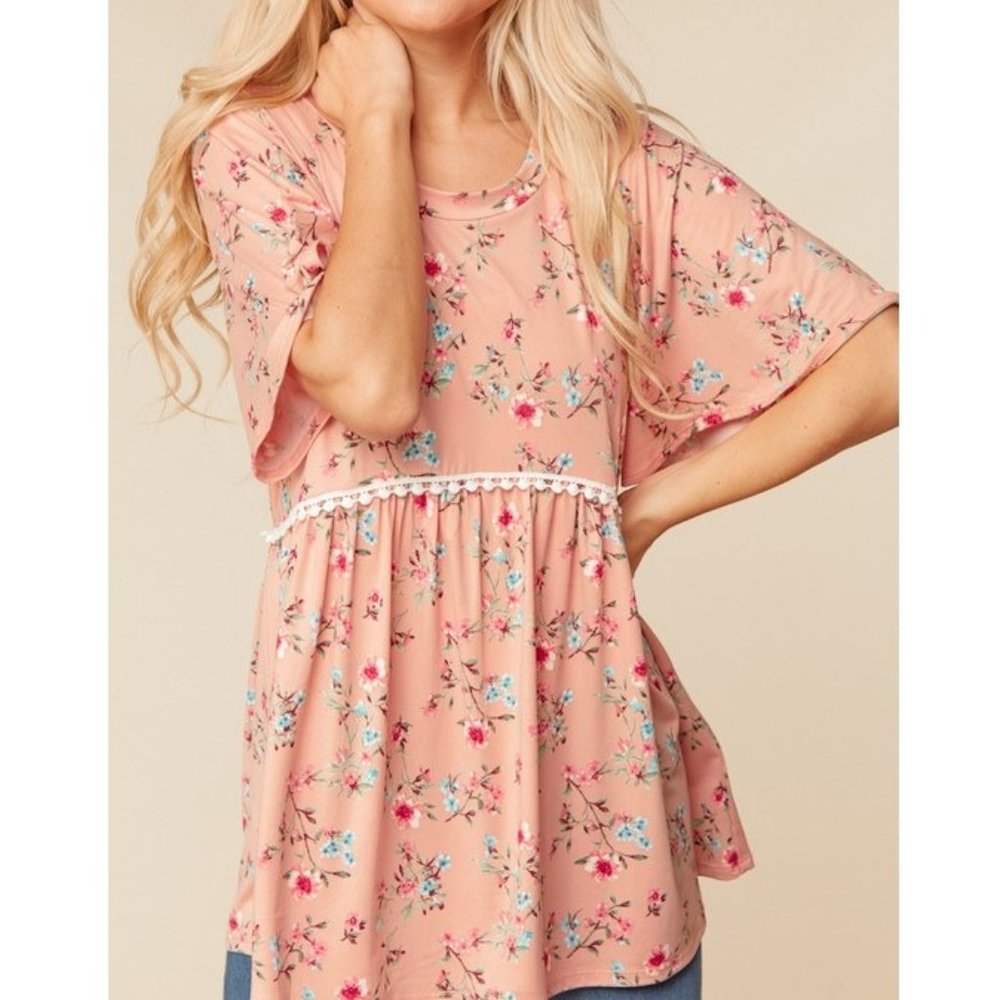 PEACH FLORAL FLUTTER RUFFLE SLEEVE TOP